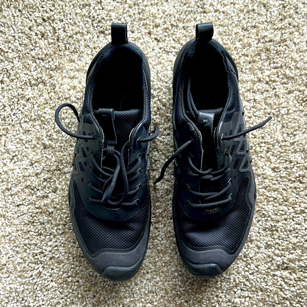 Ecco Biom Phoene Sneaker. Size 39 or 8.5 in Black